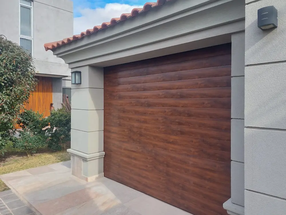 Portón 125mm acero - Color Símil madera